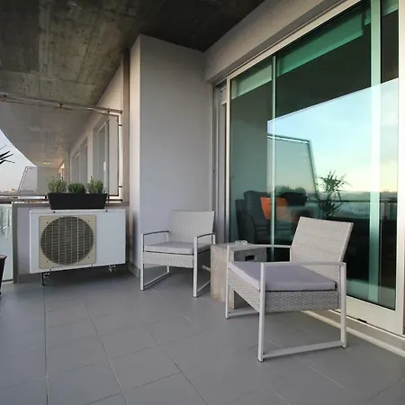 Lisbon Malhoa - Terrace & Garage Appartamento